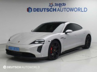 타이칸 GTS 중고차 매물 사진