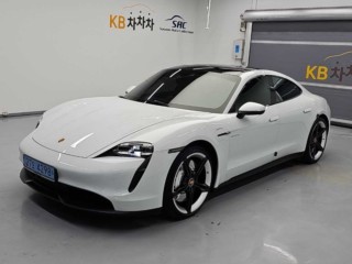 타이칸 4S 중고차 매물 사진